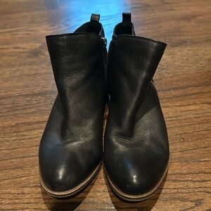 Lucky Brand black leather ankle boots booties - good condition
